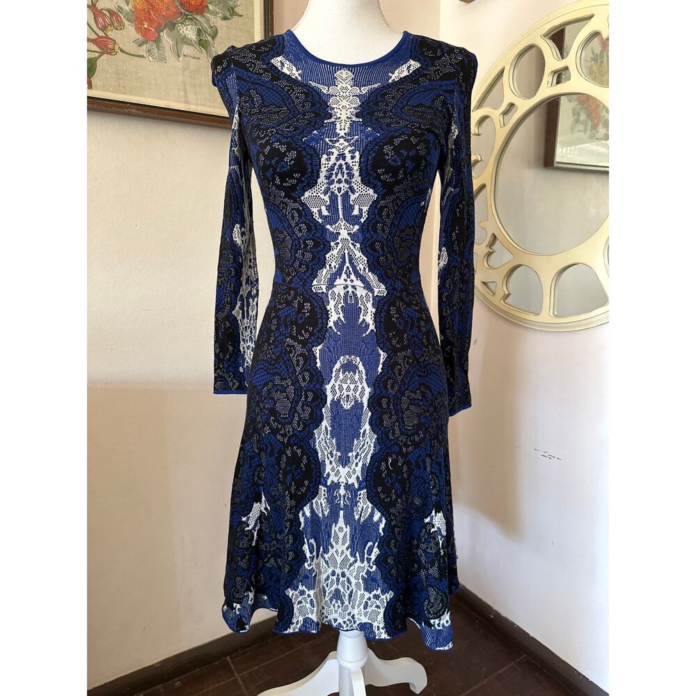 *BCBGMaxAzria Blue And Black Lace Print Bodycon Dress Size XS